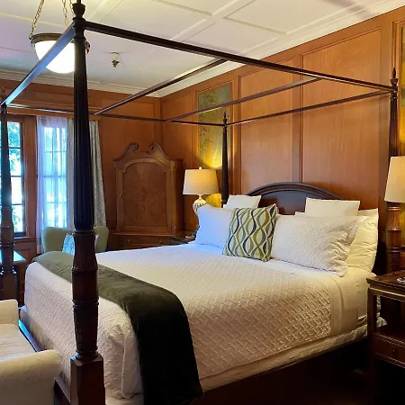 The Latch Inn Sidney Exterior photo